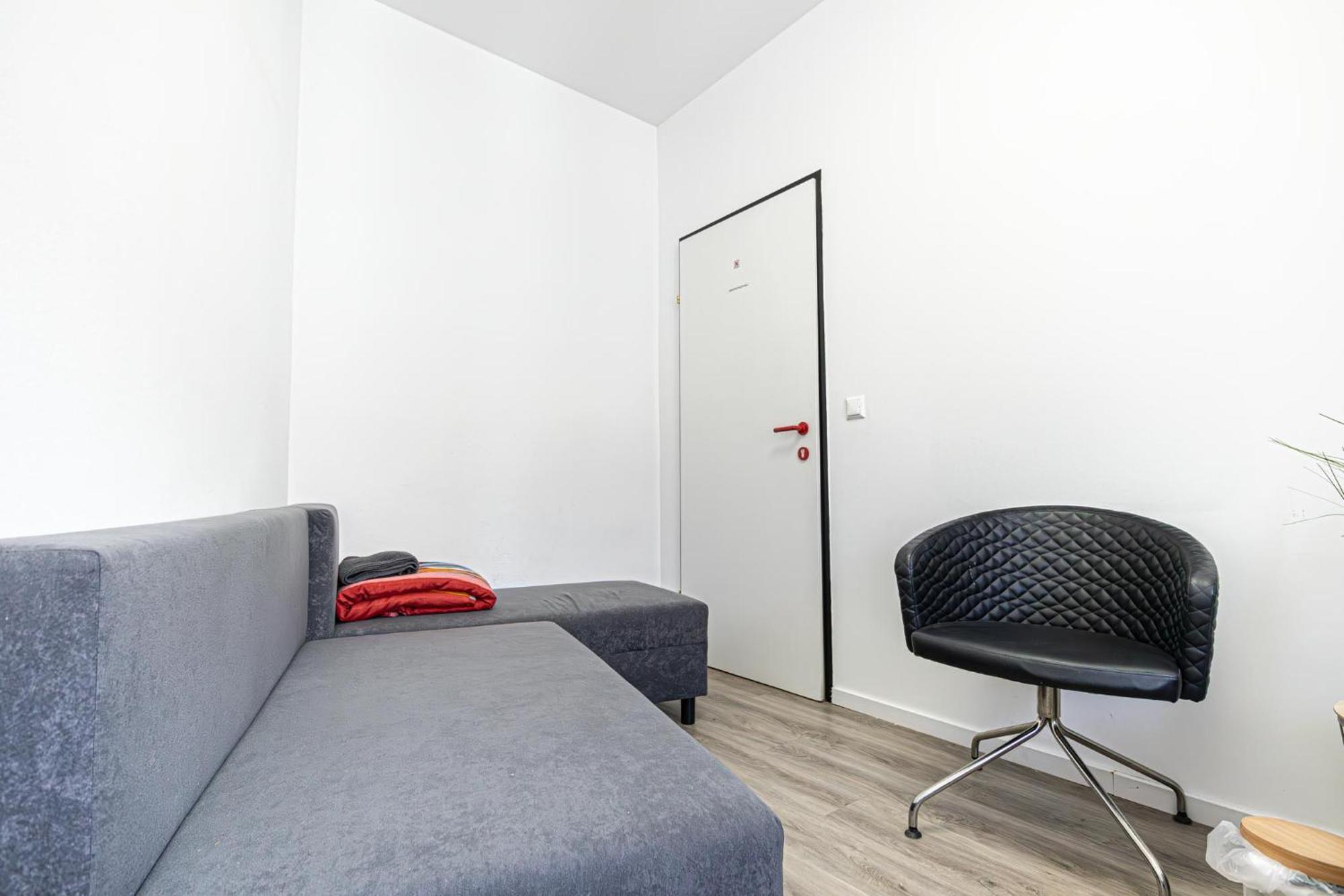 Near Schoenbrunn - Economy Rooms In Shared Apartment At Meidling Train Station Viyana Dış mekan fotoğraf