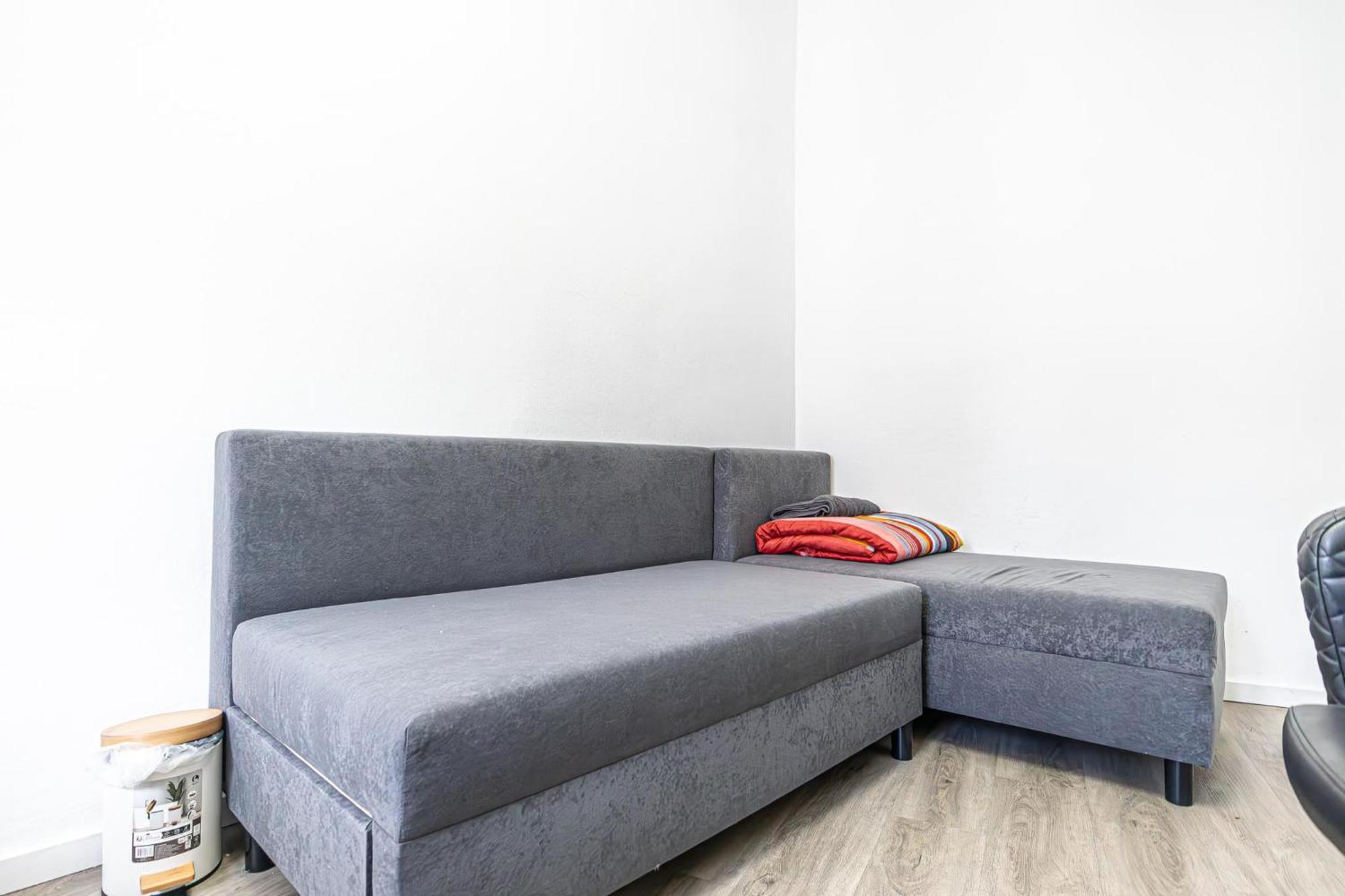 Near Schoenbrunn - Economy Rooms In Shared Apartment At Meidling Train Station Viyana Dış mekan fotoğraf