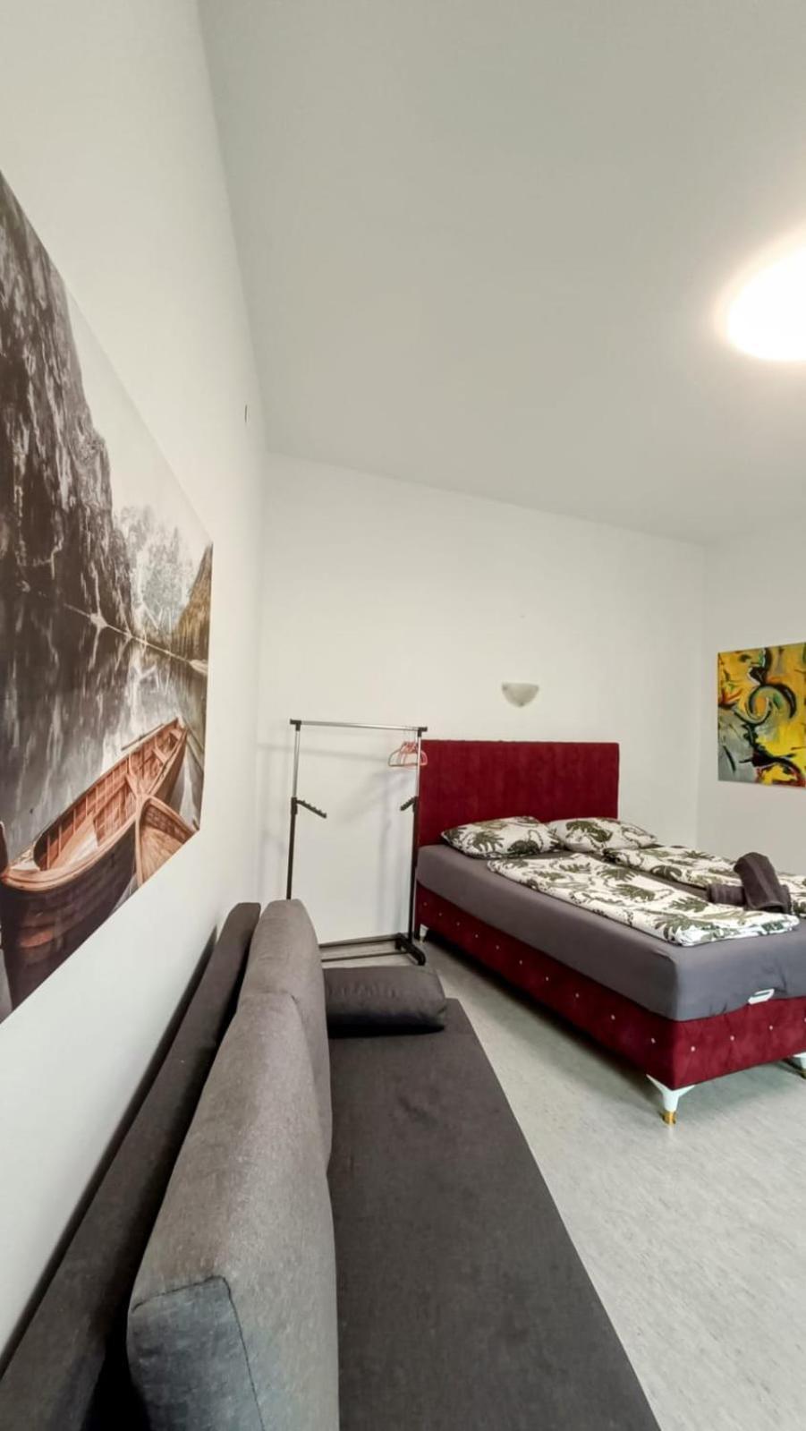 Near Schoenbrunn - Economy Rooms In Shared Apartment At Meidling Train Station Viyana Dış mekan fotoğraf