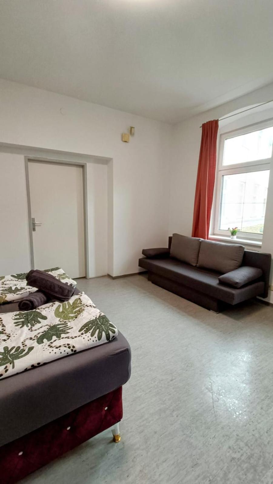 Near Schoenbrunn - Economy Rooms In Shared Apartment At Meidling Train Station Viyana Dış mekan fotoğraf